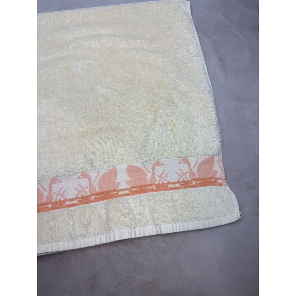 Vintage Swan Bath Towel Marco Polo Pink 21x40” READ Cottagecore